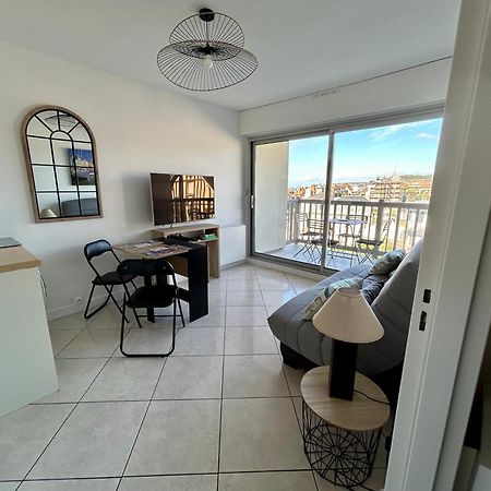 Appartement Vue Mer - 30 M De La Plage - 5 Minutes A Pied Du Centre Ville Et Du Casino Вілле-сюр-Мер Екстер'єр фото