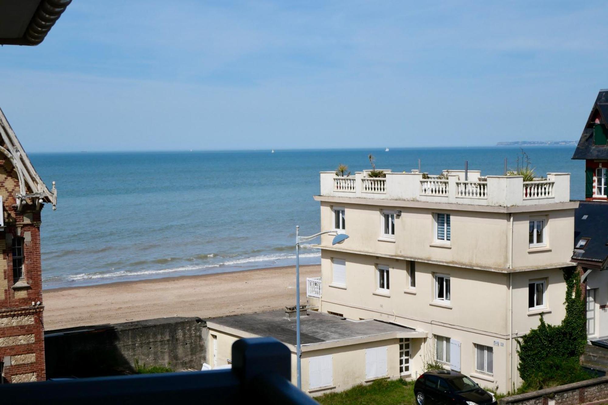 Appartement Vue Mer - 30 M De La Plage - 5 Minutes A Pied Du Centre Ville Et Du Casino Вілле-сюр-Мер Екстер'єр фото